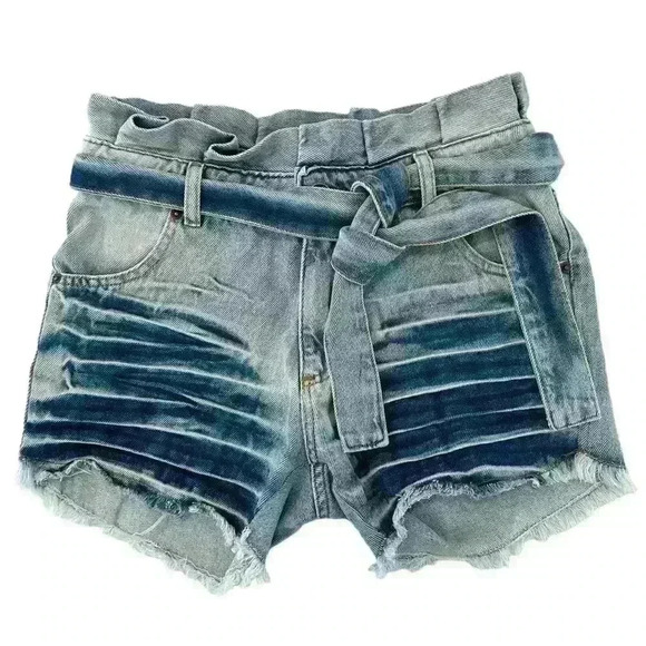MC 1975 NWOT HIGH-WAIST Denim Belted Paper Bag Style Shorts Size 40/8 - Picture 1 of 8